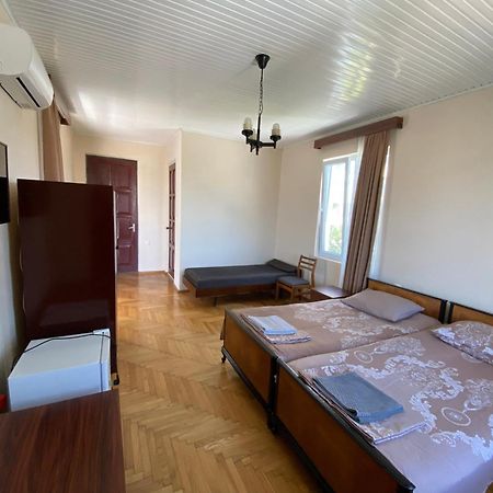 Guesthouse White Swan Koboeleti Buitenkant foto