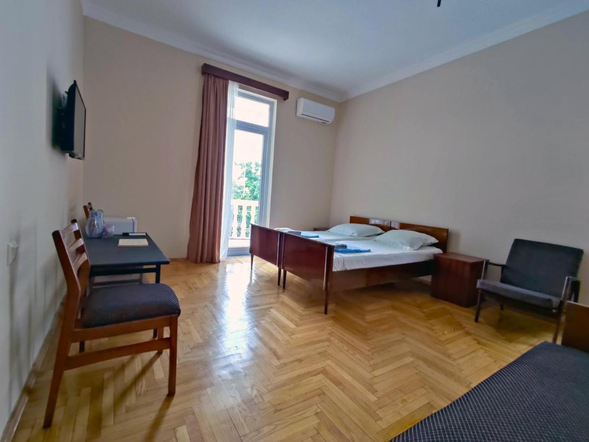 Guesthouse White Swan Koboeleti Buitenkant foto