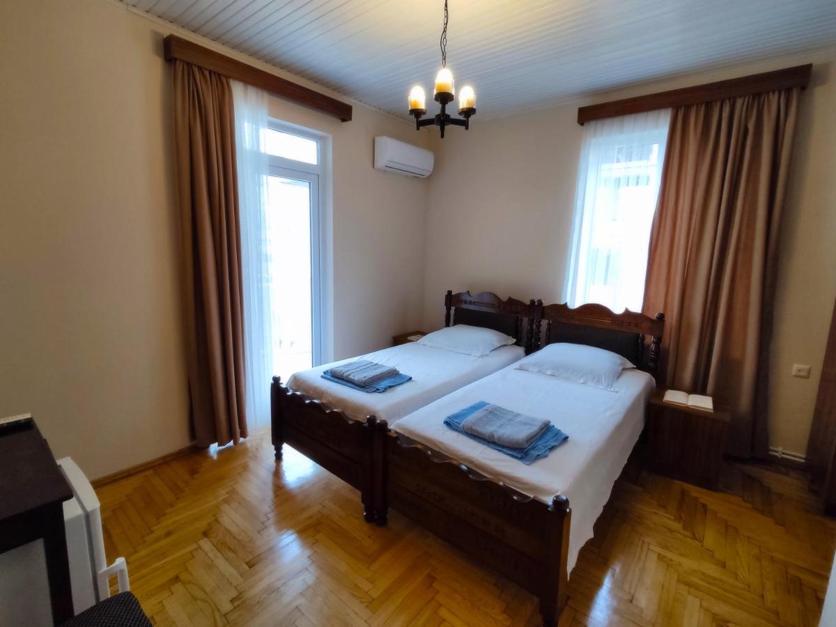 Guesthouse White Swan Koboeleti Buitenkant foto