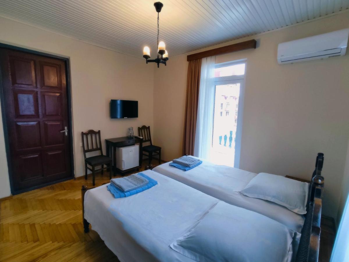 Guesthouse White Swan Koboeleti Buitenkant foto